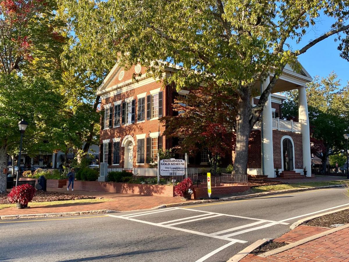 Holiday Inn Express & Suites - Dahlonega - University Area By Ihg Buitenkant foto